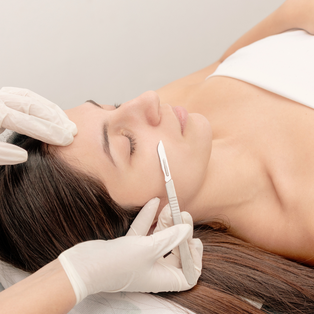 Express dermaplaning facial at Ksthetics Injectables in Toronto to remove dead skin and peach fuzz for smooth, glowing skin.